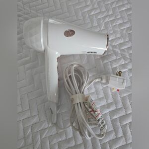 T3 Featherweight Luxe 2i White and Rose Gold Hair Dryer